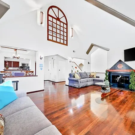 Great Balboa Peninsula Combo Villa